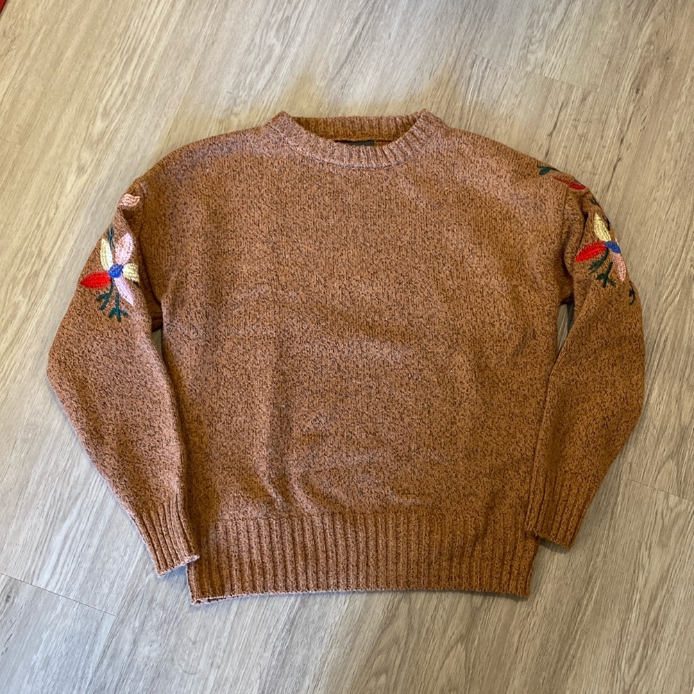Primark | Sweater with embroidered floral detail on sleeves | Size Medium